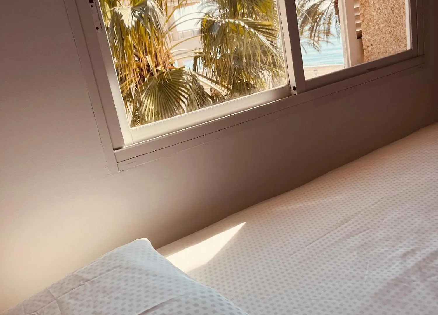 Precioso Apartamento Con Chimenea Y Vistas Al Mar Sant Salvador Spanien